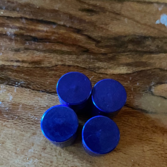 💙 Blue metal valve caps caps set of 4 blank - Picture 1 of 3